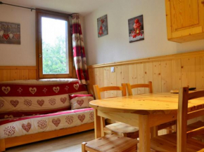Studio rénové à Montchavin La Plagne, proche pistes et commerces, balcon, casier à skis, parking gratuit - FR-1-329-28